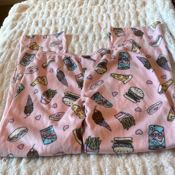 P. J. SALVAGE PAJAMA SET.  EUC - Picture 4 of 8